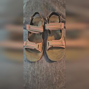 Merell Pink and Tan Sandals for Active Adventures. Only worn 2 Times.